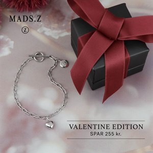 Mads Z - My Valentine 2022 Armband mit Herzanhänger in silber Modellbild